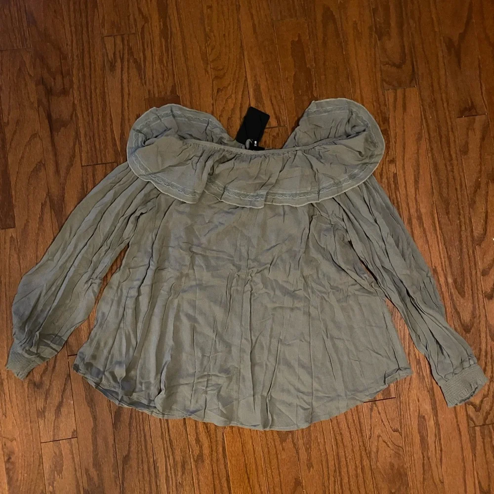 Heyson Olive Ruffled Blouse - Picture 4 of 4